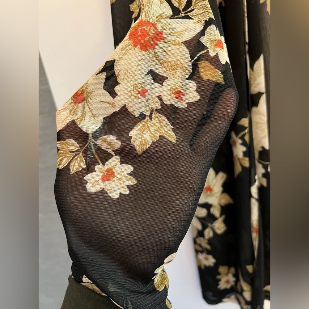 Sheer Floral Cardigan - Picture 4 of 4